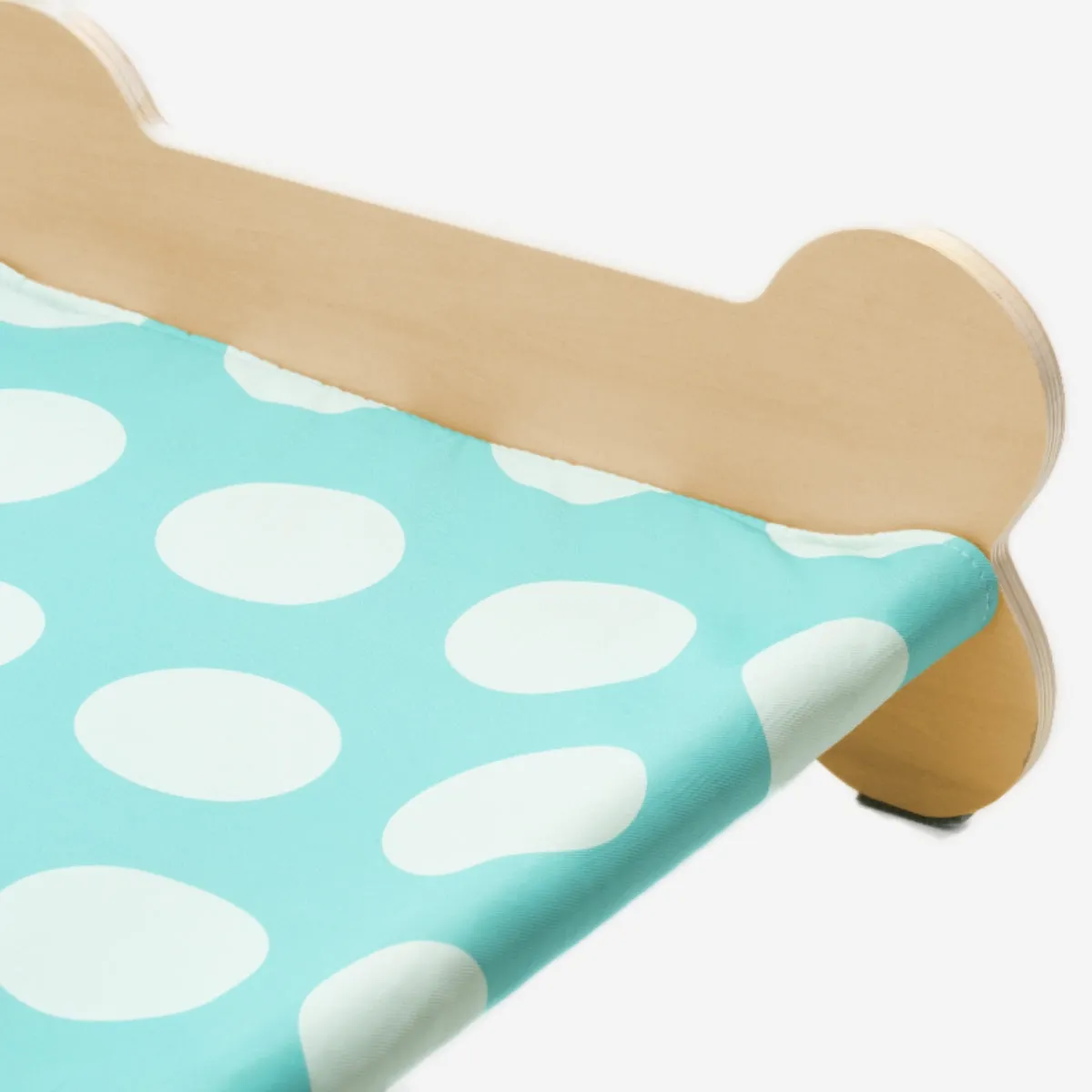 Bone Cooling Wooden Cat & Dog Bed
